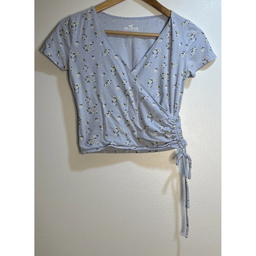 Hollister Light Blue Floral Baby Tee Small Wrap Side Tie V-Neck Short Sleeve